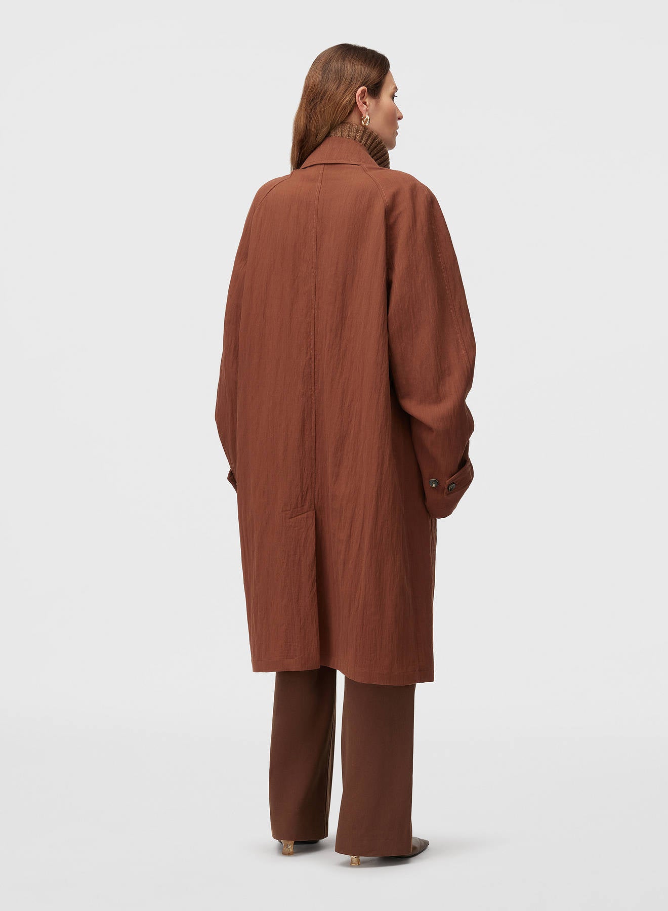 Retori Packable Trench Clay - Ready To Wear - Luxury Trench Coats for Men - Back Woman