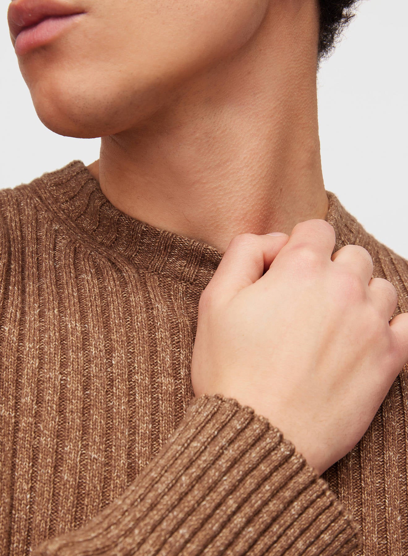 Retori Ribbed Crewneck Clay - Knitwear - Luxury Sweaters for Men and Women - Detail Neck