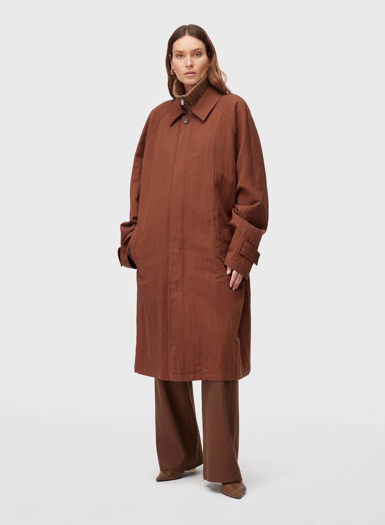 Retori Packable Trench Clay - Ready To Wear - Luxury Trench Coats for Men - Front Woman
