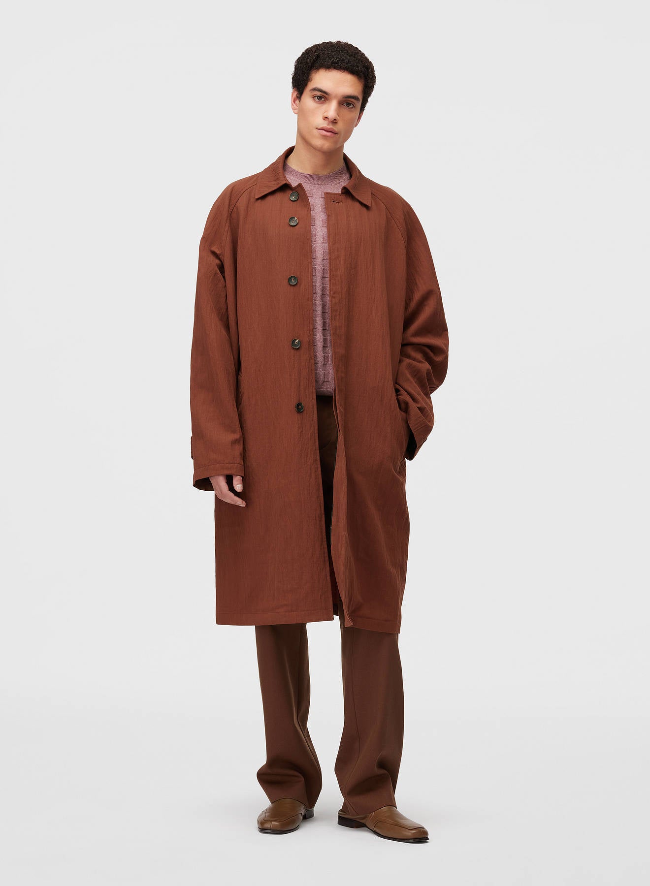 Retori Packable Trench Clay - Ready To Wear - Luxury Trench Coats for Men and Women - Full Model Man
