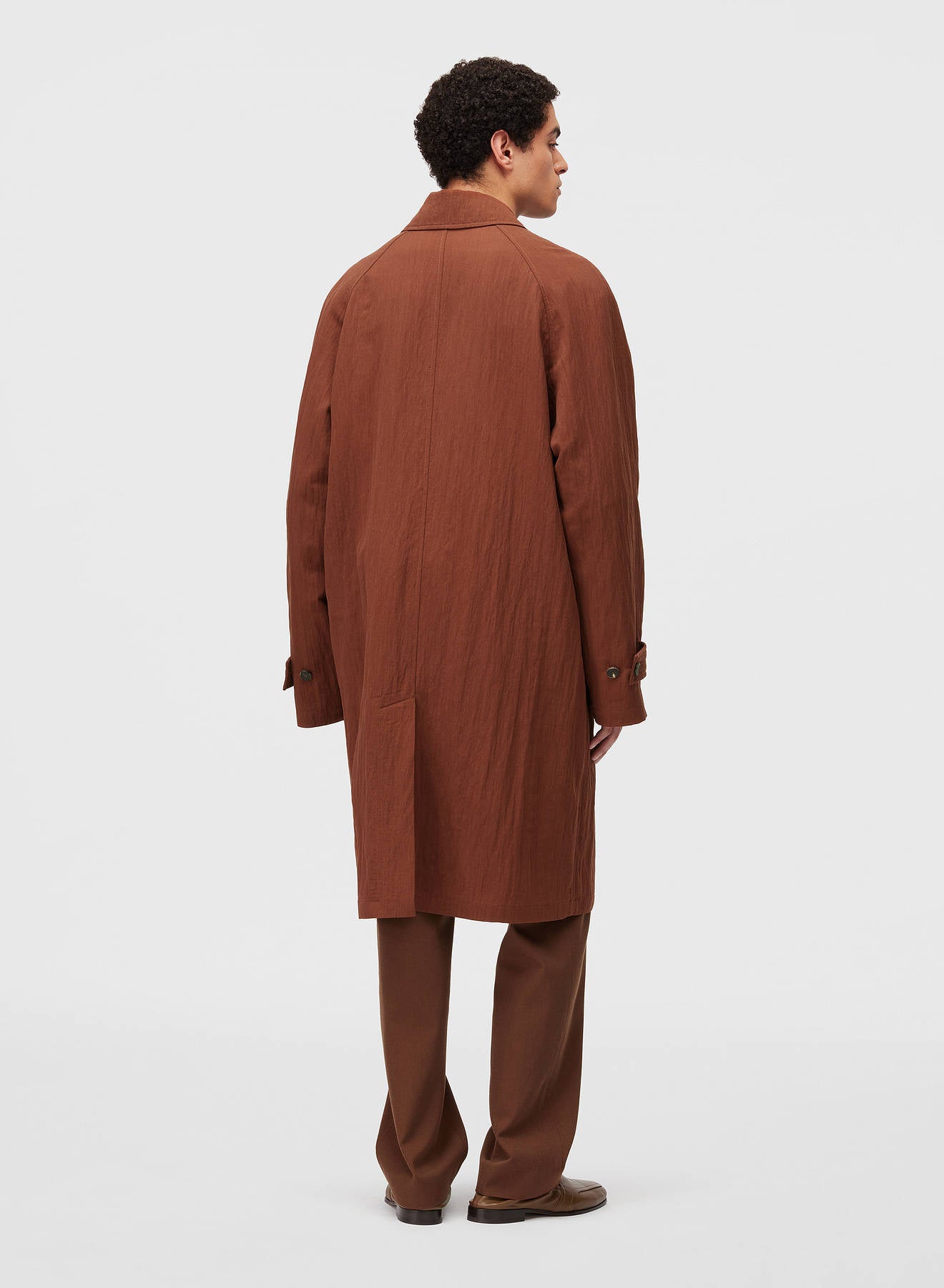 Retori Packable Trench Clay - Ready To Wear - Luxury Trench Coats for Men and Women - Back Man