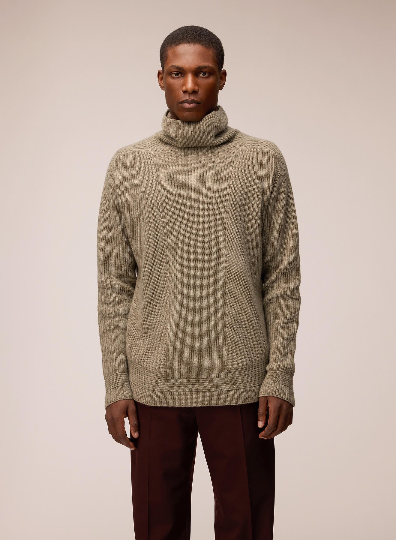 MAGLIONE A COLLO ALTO A COSTE IN CASHMERE