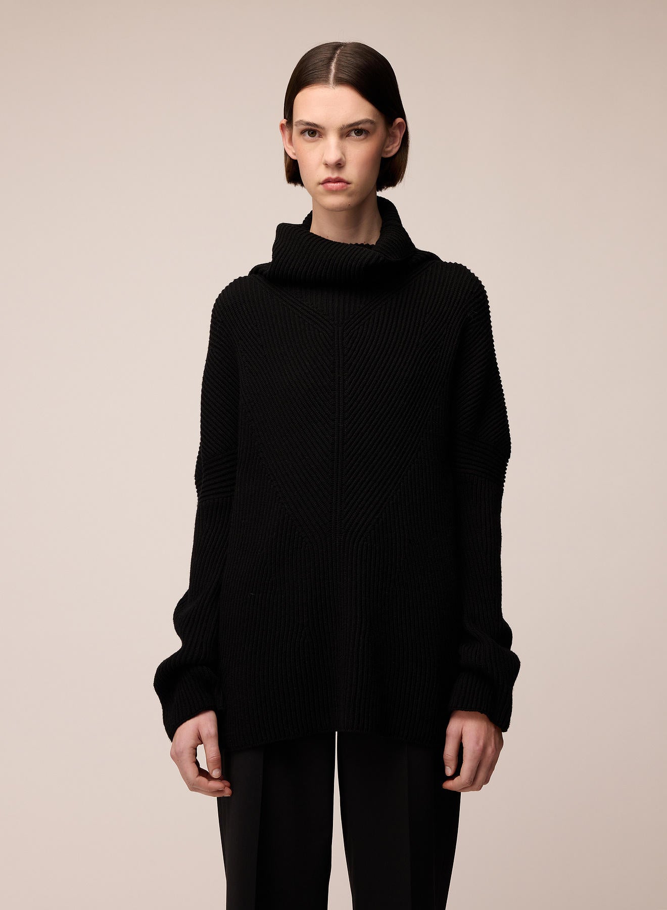 MAGLIONE A COLLO ALTO A COSTE IN LANA MERINO