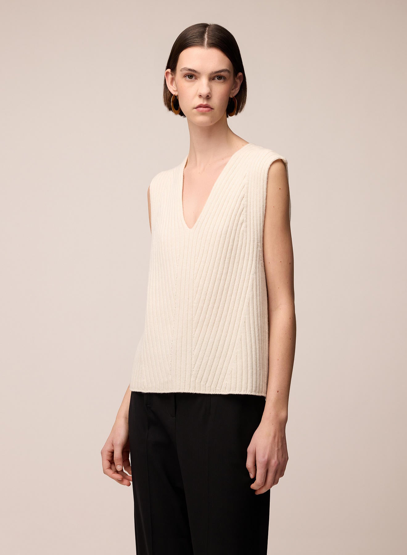 GILET CORTO A COSTE IN LANA E CASHMERE
